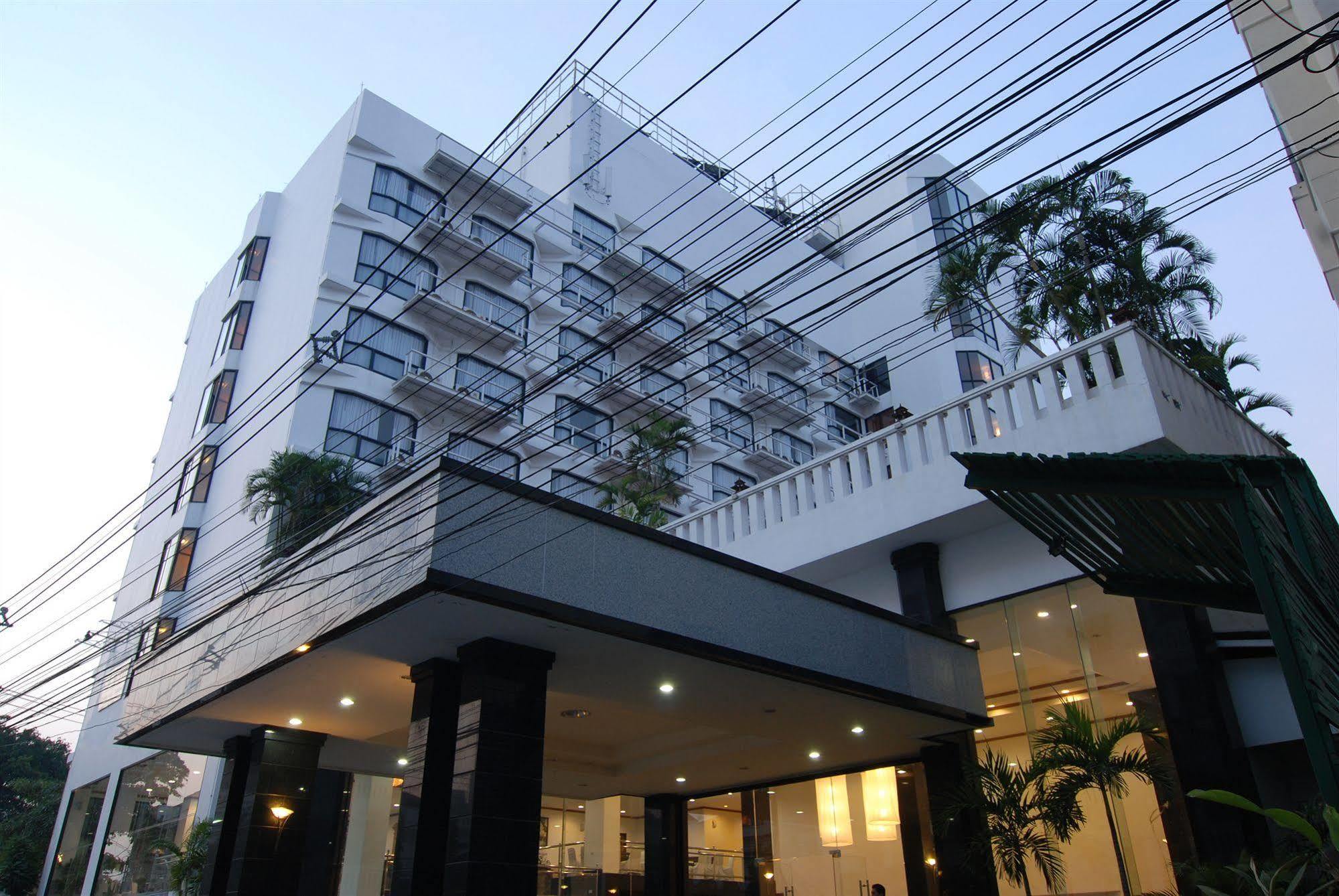 צ'יאנג מאי Ch Hotel מראה חיצוני תמונה